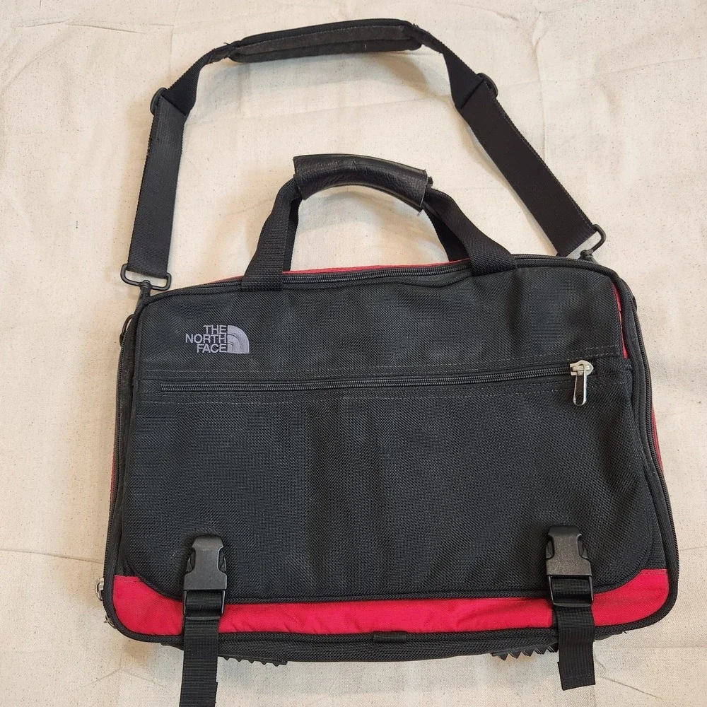 The North Face Messenger Bag Base Camp Voyager Red Water Resistant Outdoor Dry